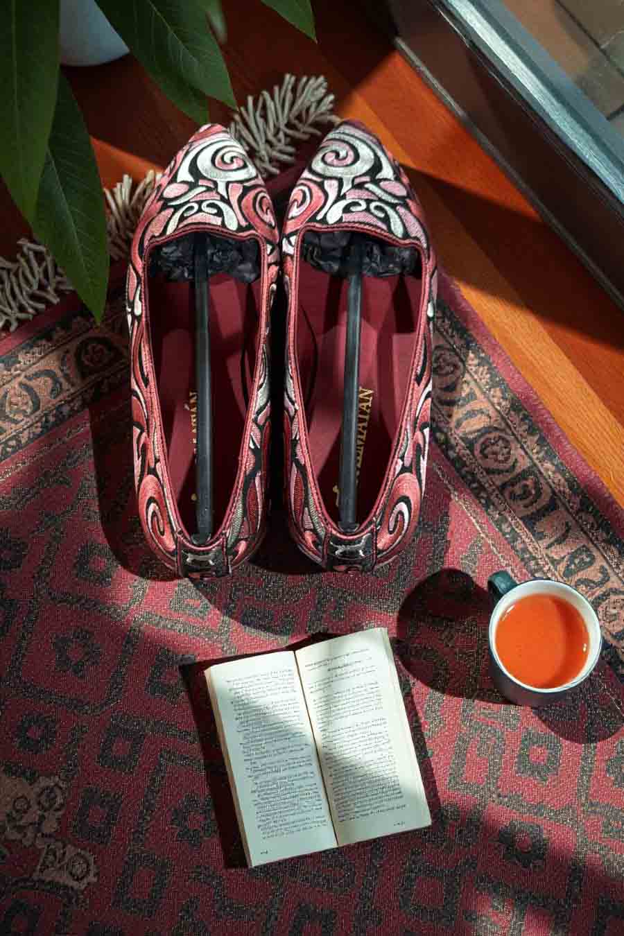 Milan_rosa_zapatos_dalmatan_mujer_hogar