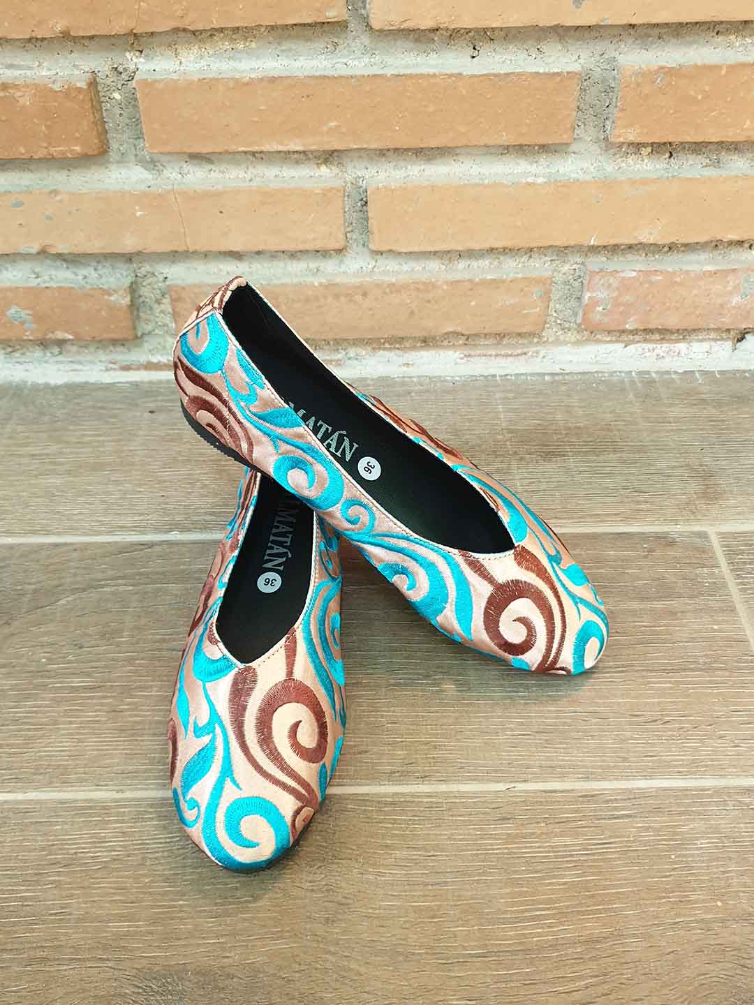 Bailarina Olas marrón y azul