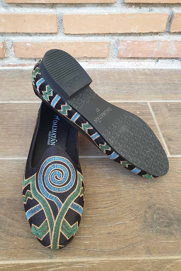 dalmatanes-slipper-azules-vaqueros-bordados-zapatos dalmatán