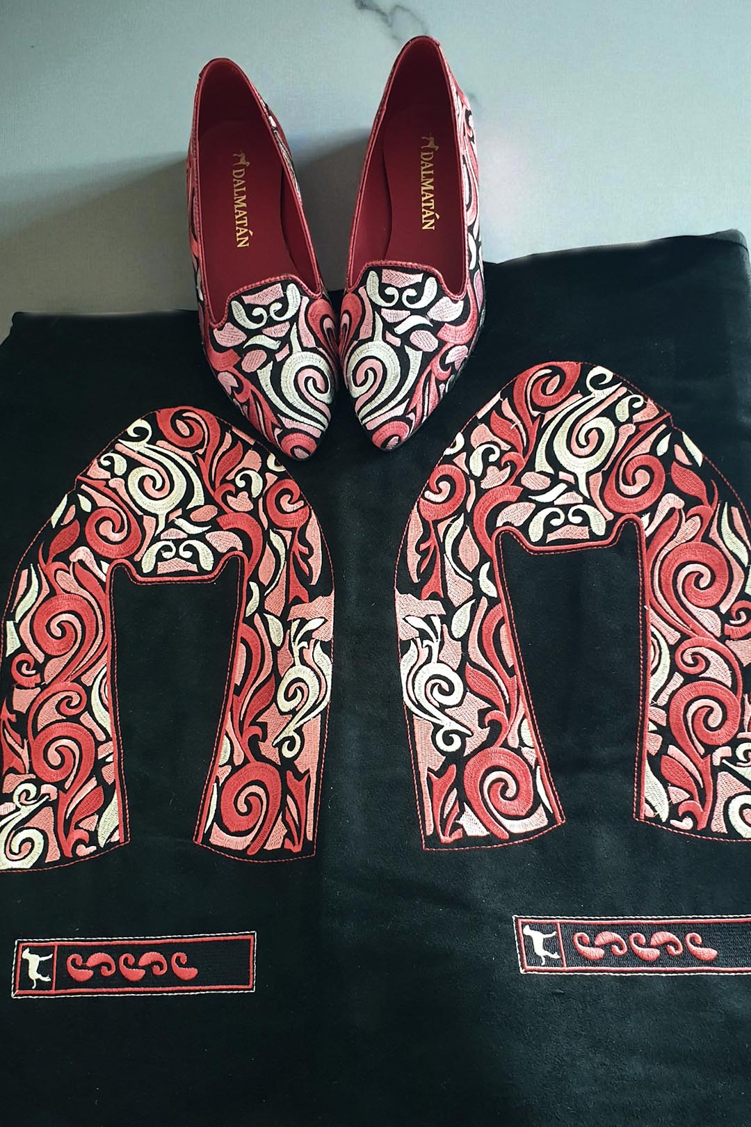 slippers_bordados_dalmatan_rosas_luxury_madeinSpain