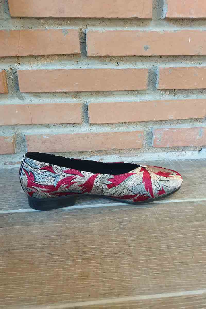 zapato-bordado-dalmatan-adorno-comodo-original-edicion-limitada