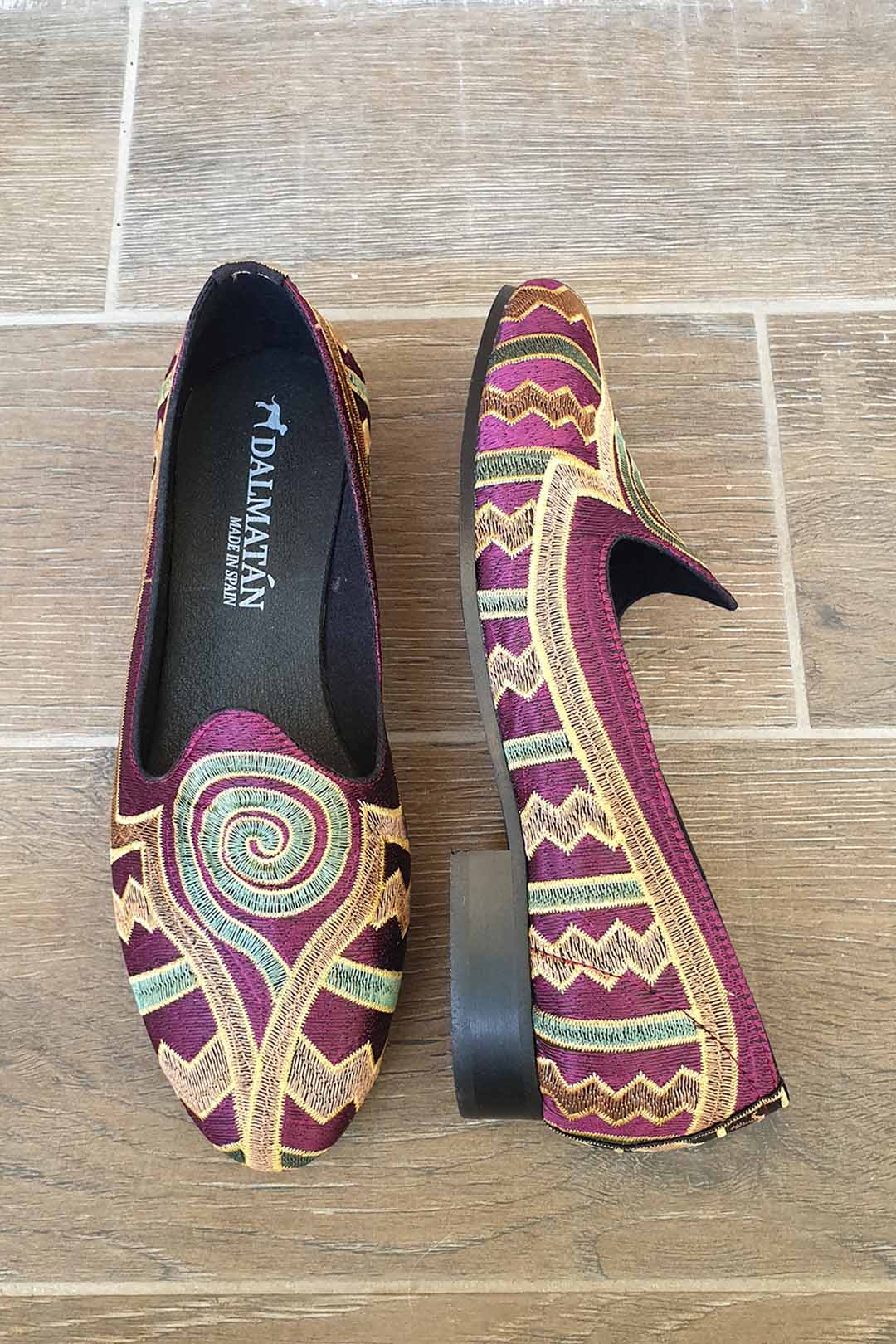 zapato-plano-mujer-slipper-bailarina-bordado-dalmatan-rojo-zapatos dalmatán