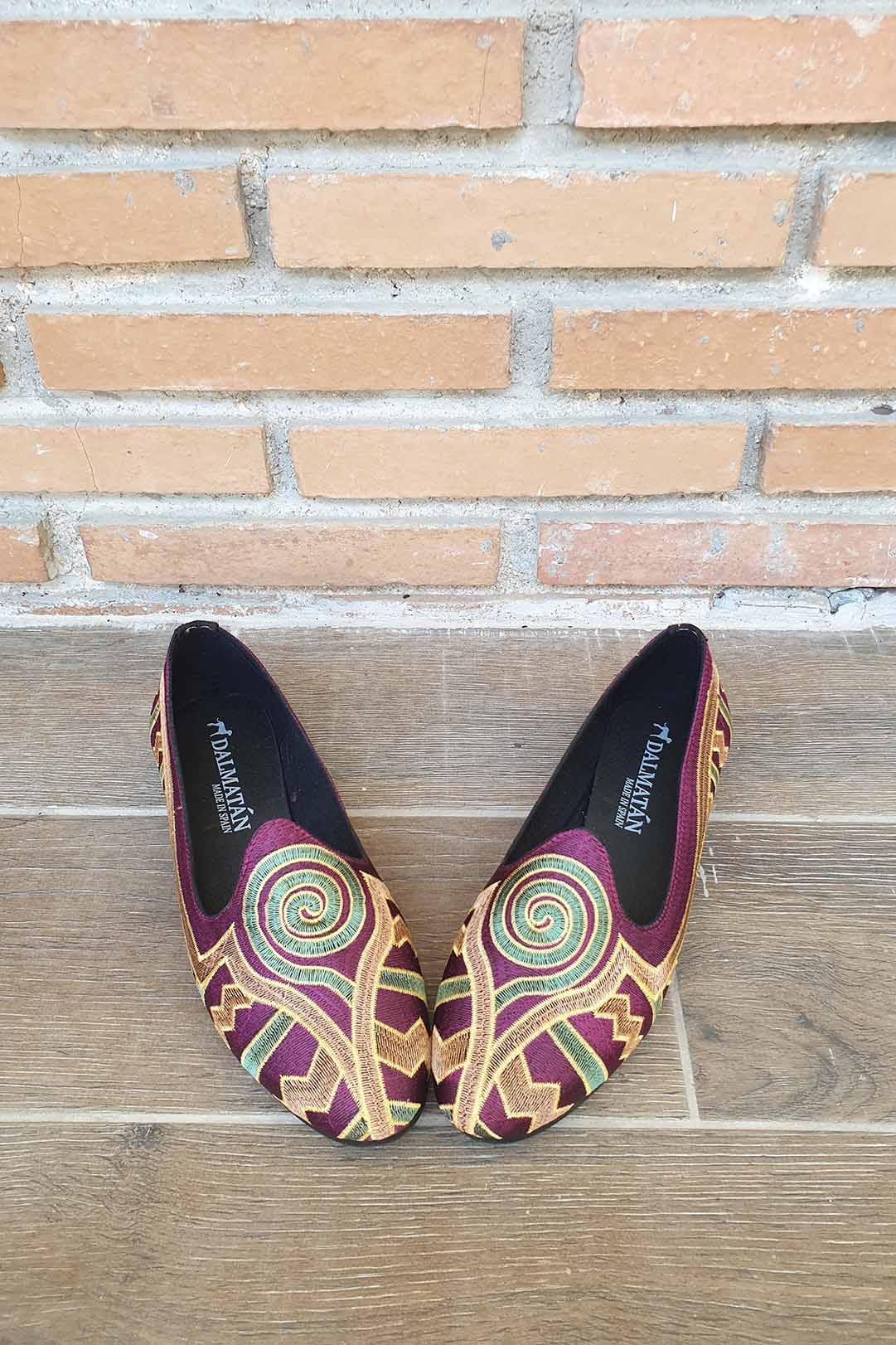 zapato-plano-mujer-slipper-rojo-bordado-manoletina-zapatos dalmatán