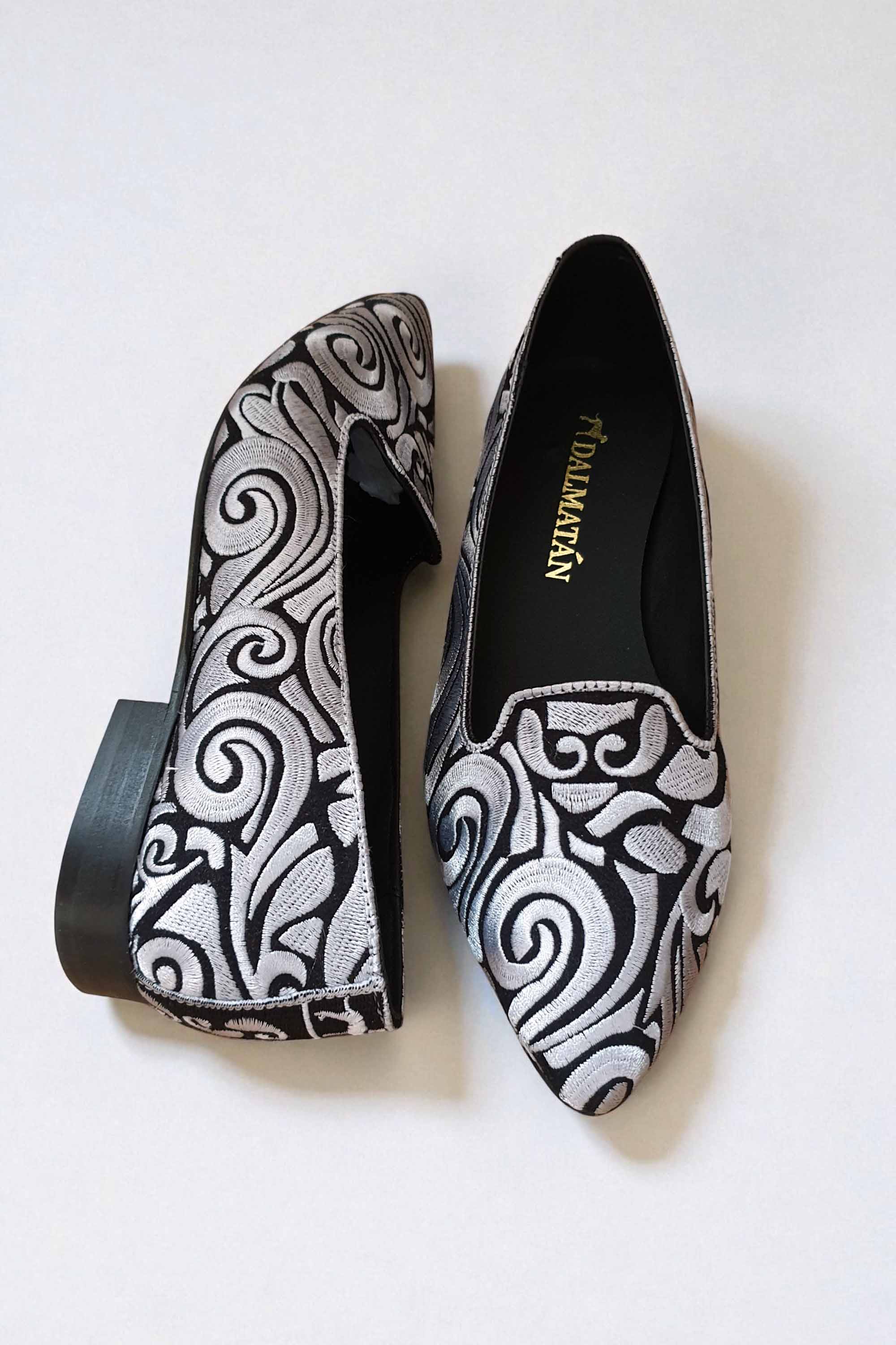 zapato_slipper_bordado_dalmatan_original_lujo_madeSpain