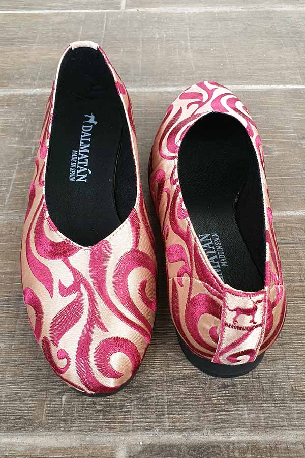 zapatos-bordados-mujer-dalmatan