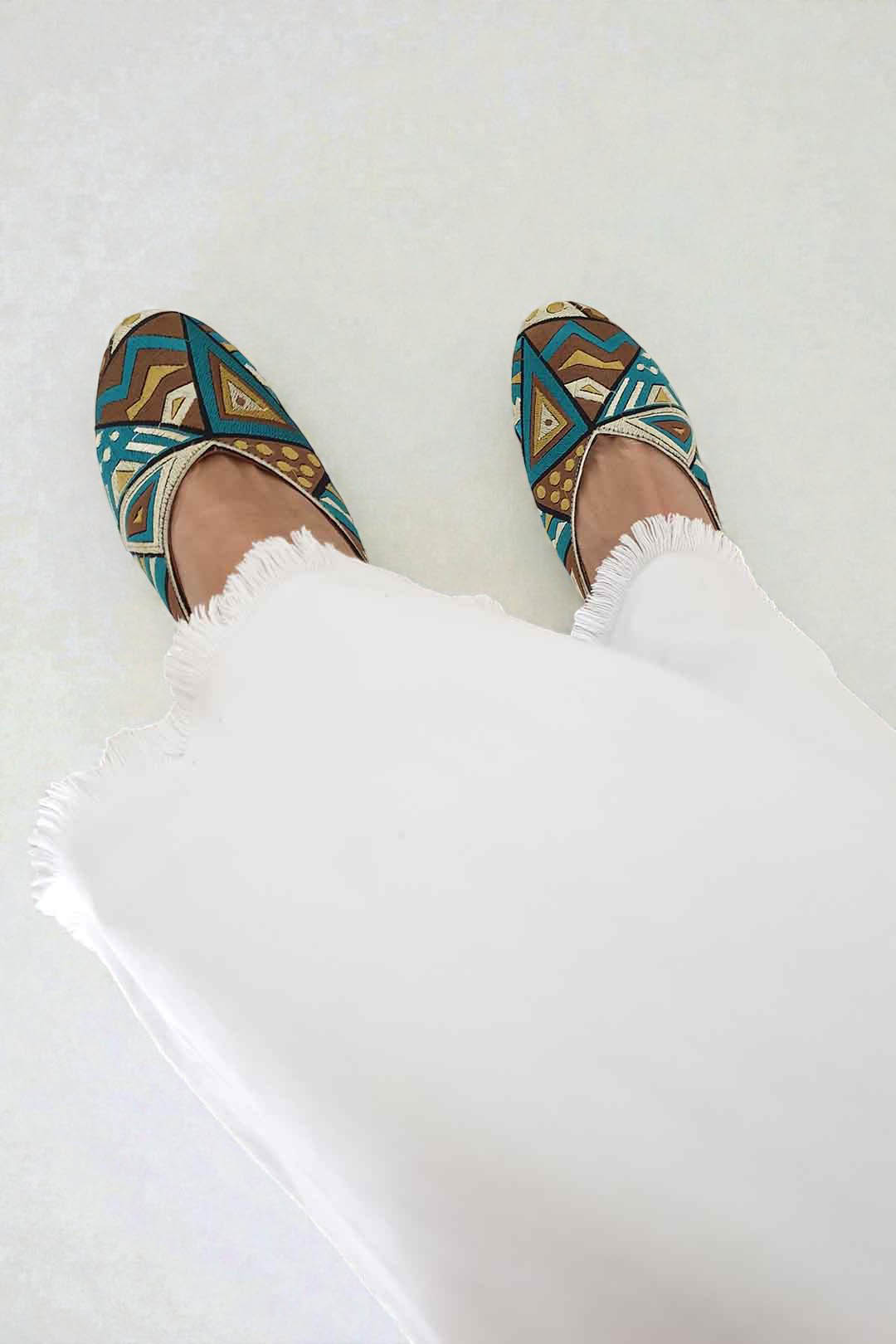 zapatos_bailarinas_bordadas_menfis_azul_turquesa_dalmatan_mujer