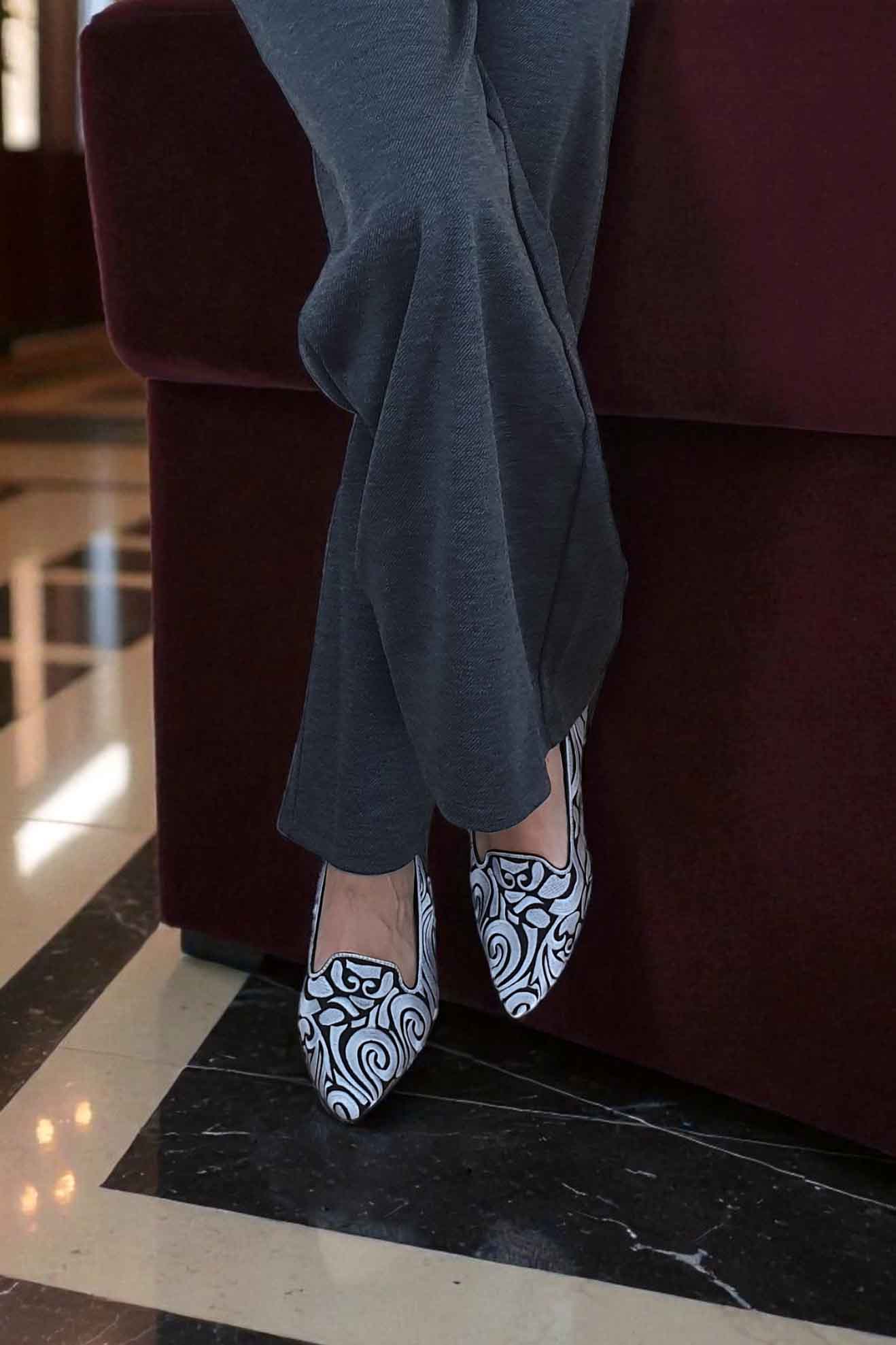 zapatos_bordados_dalmatan_milan_embroidered_shoes_c79358b9