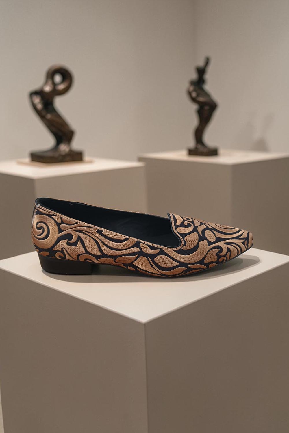 zapatos_dalmatan_bordados_milan_color_bronce