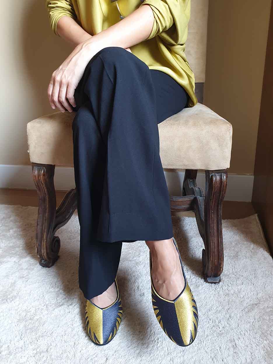 zapato-bordado-bailarina-mujer-ocre