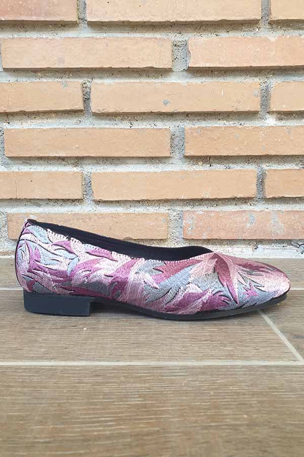 zapatos-bordados-dalmatanes-mujer-bosque-rosas-zapatos dalmatán