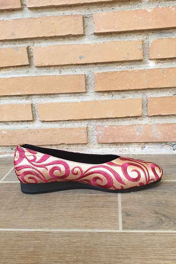 zapatos-bordados-mujer-dalmatan-olas-rojos-zapatos dalmatán