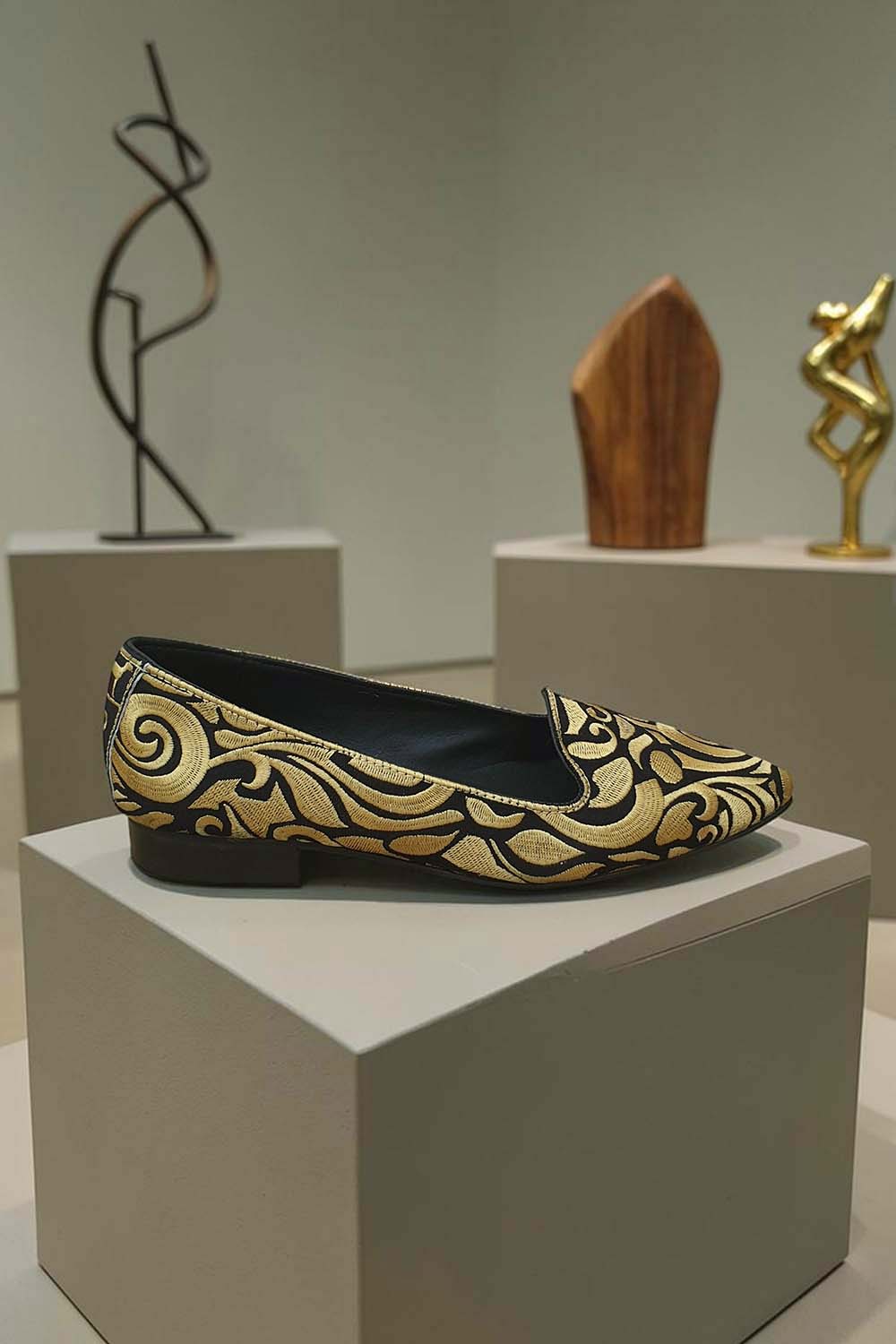 zapatos_dalmatan_milan_bordados_mujer_elegantes_boda_fiesta_oro_dorado